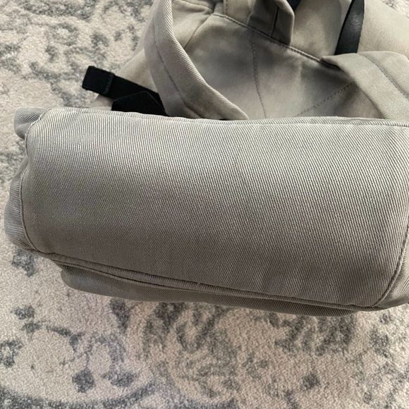 Everlane Modern Snap Backpack - Picture 3 of 5